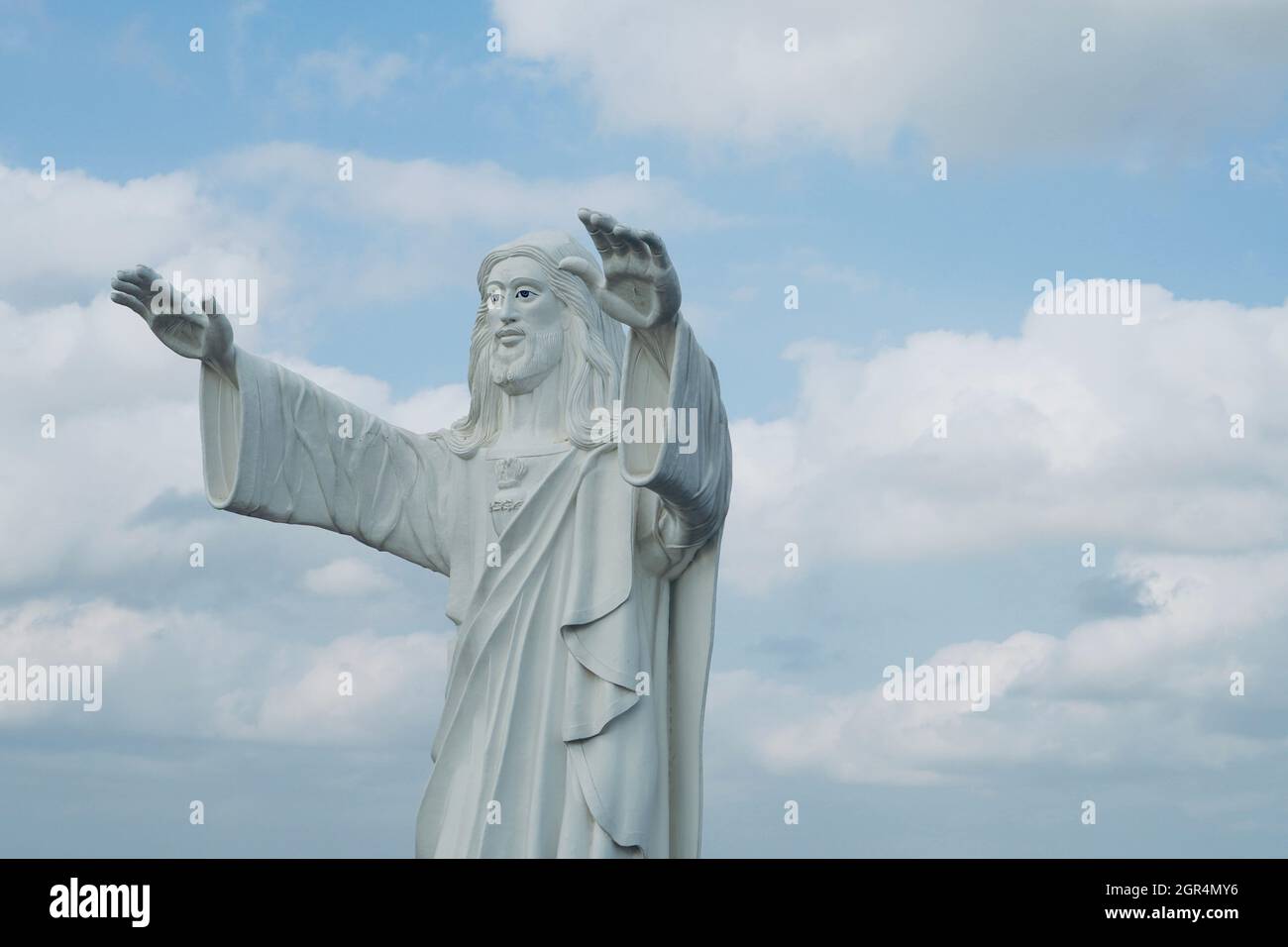Ángulo de visión baja de la Estatua contra el cielo Foto de stock