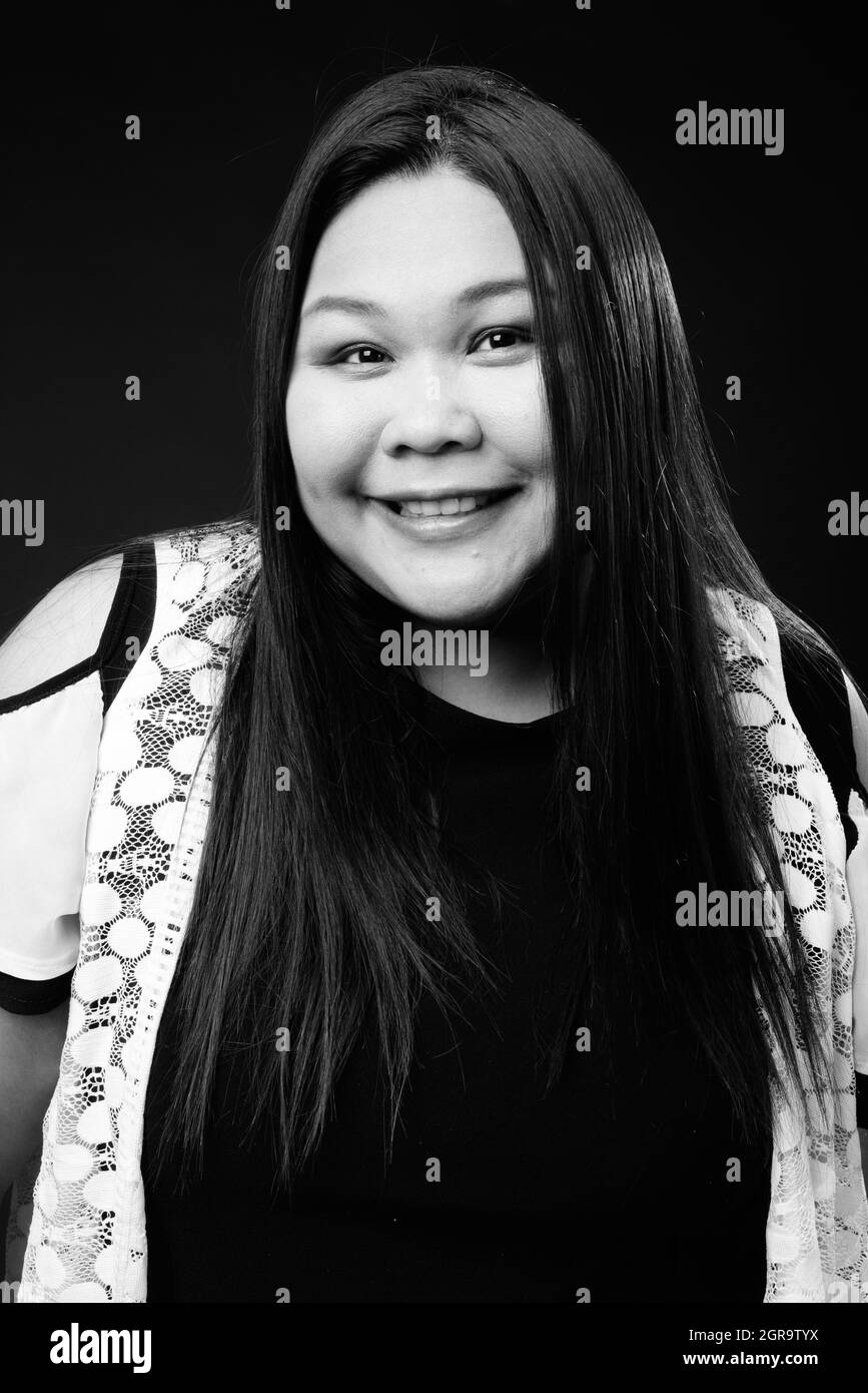 Sonrisa Blanca Con Fondo Negro Imágenes De Stock En Blanco Y Negro Alamy 8800