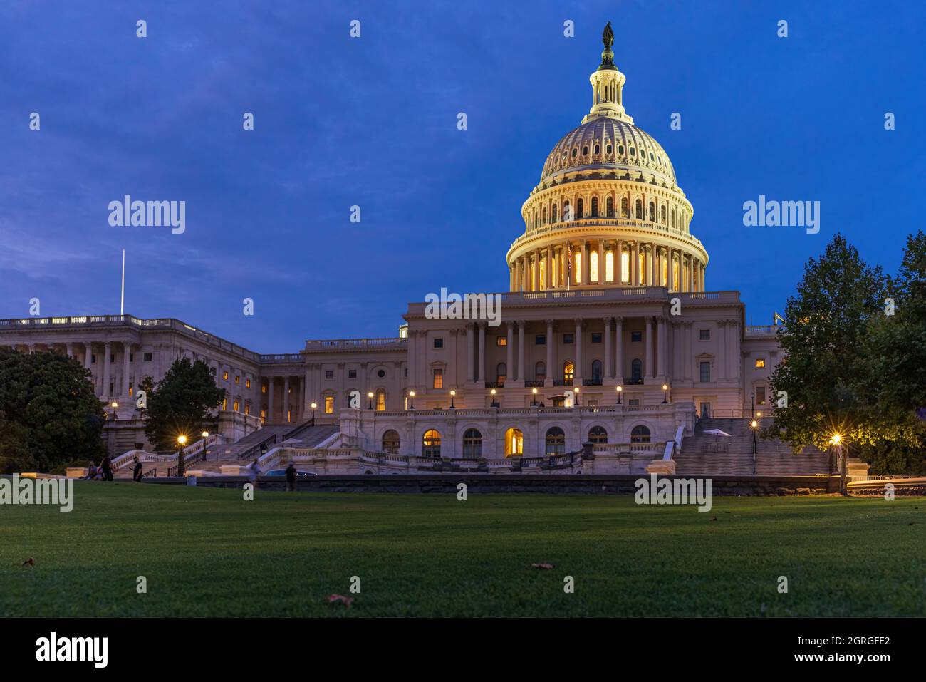 WASHINGTON DC, EE.UU. - 20 DE SEPTIEMBRE de 2021: Vista del Capitolio de  los Estados Unidos, sede del Congreso de los Estados Unidos sobre el National  Mall en Washington, D.C Fotografía de