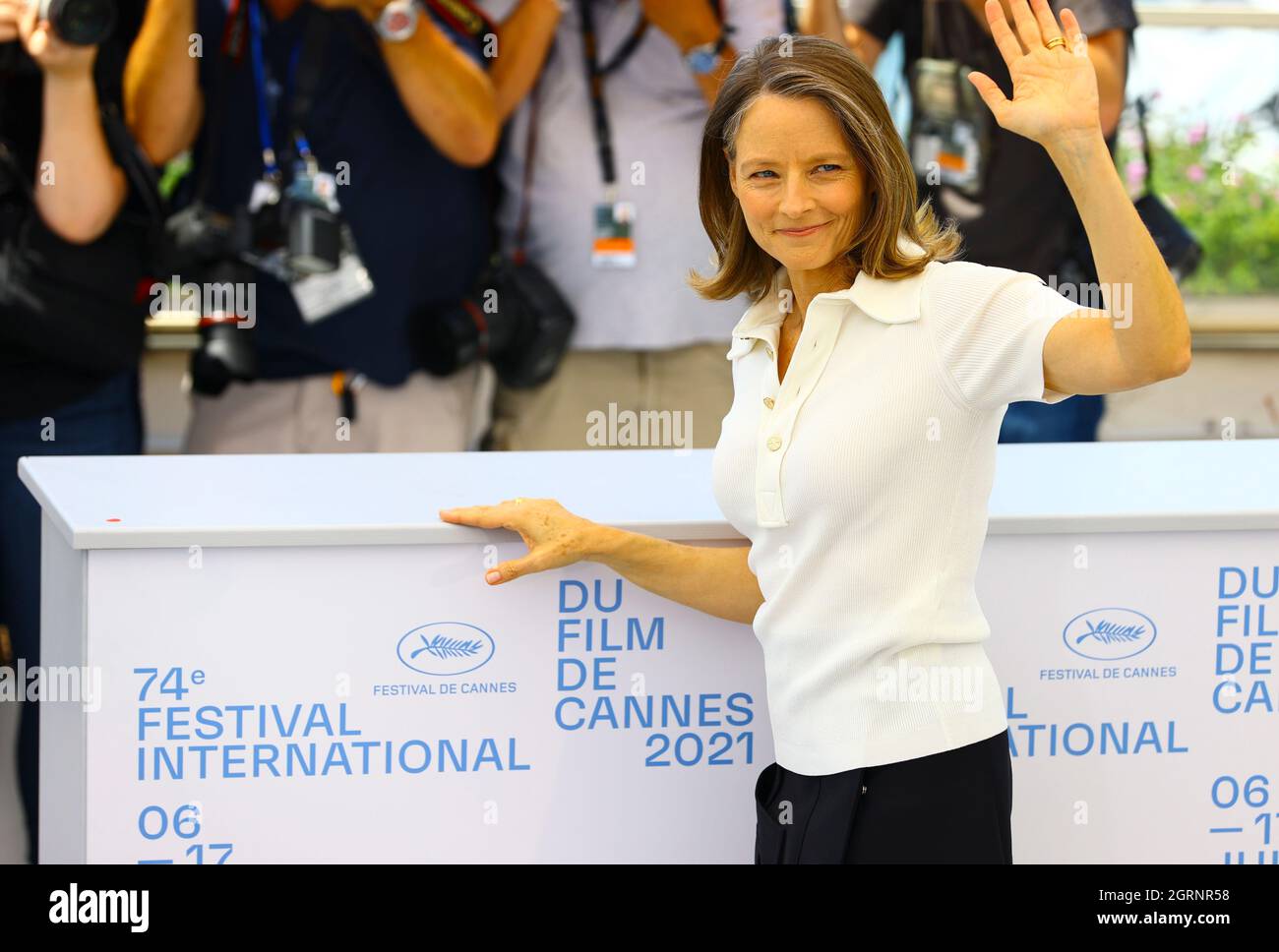 Cannes, Francia - 06 de julio de 2021: Festival de Cine de Cannes con la actriz Jodie Foster en la galería de fotos oficial del Palais des Festivals. Cine, Festival de Cannes, Mandoga Media Alemania Foto de stock