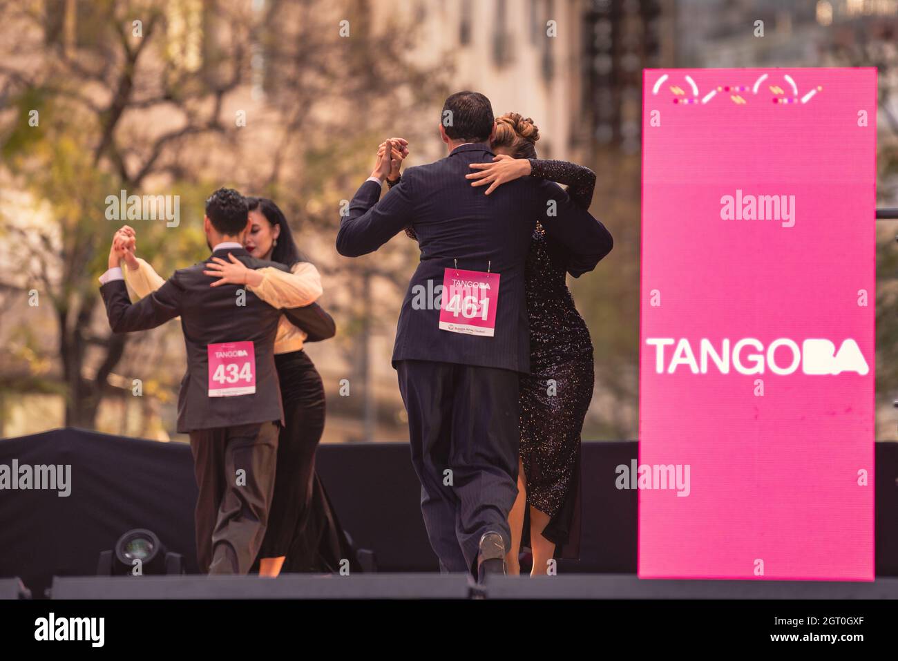 25 de septiembre de 2021, Argentina, Buenos Aires: Bailarines de tango durante la última ronda del Campeonato Mundial de Tango. Foto de stock
