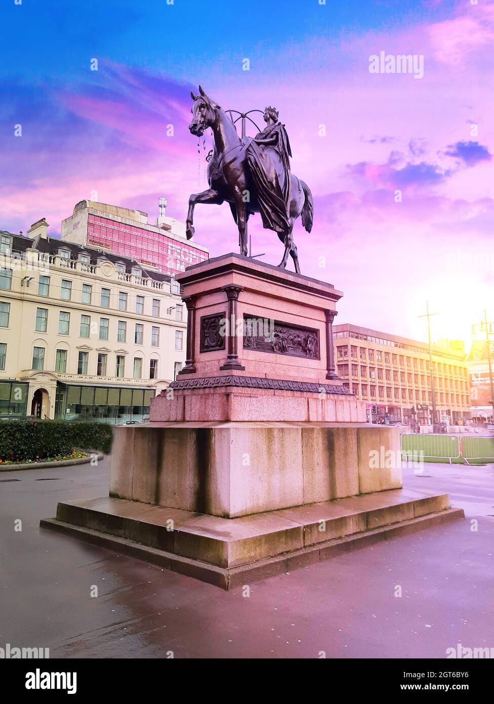 George Square, estatua ecuestre de la Reina Victoria George Square, Glasgow, Escocia Foto de stock