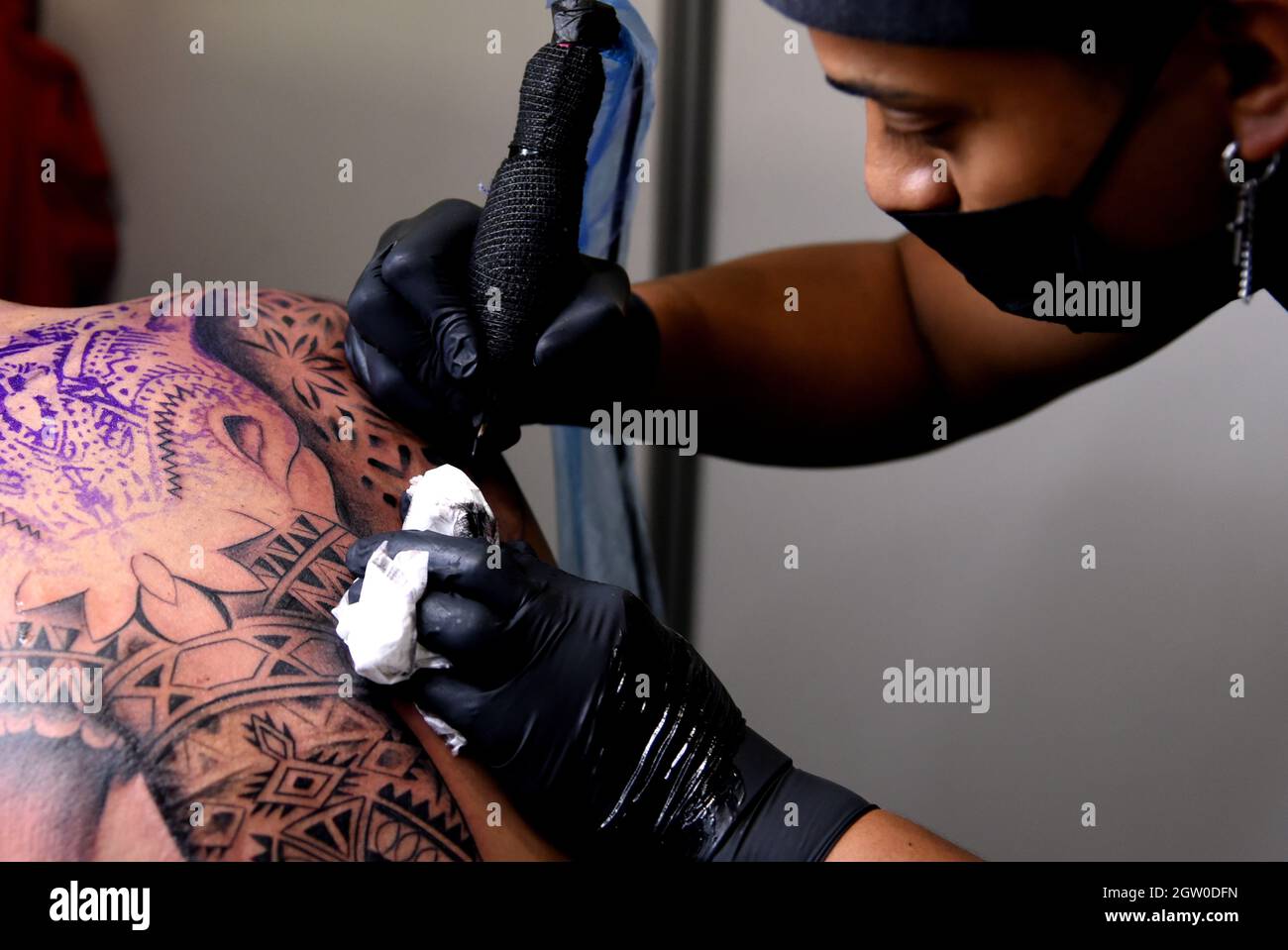 Barcelona tattoo expo fotografías e imágenes de alta resolución - Alamy