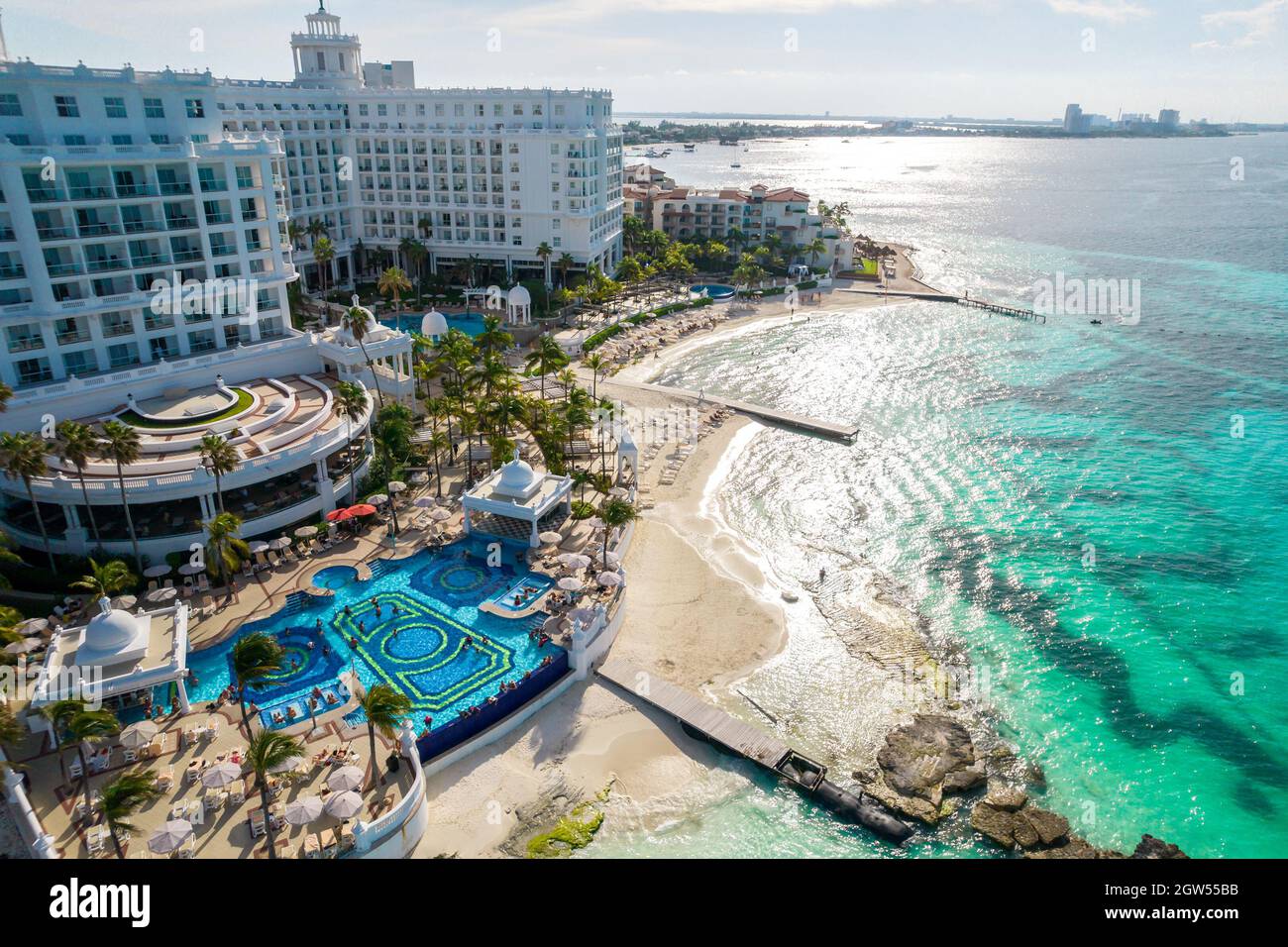 Cancún, México - 17 de septiembre de 2021: Vista del hermoso Hotel Riu  Palace Las Américas en la zona hotelera de Cancún. Región de la Riviera  Maya en Quintana roo Fotografía de stock - Alamy