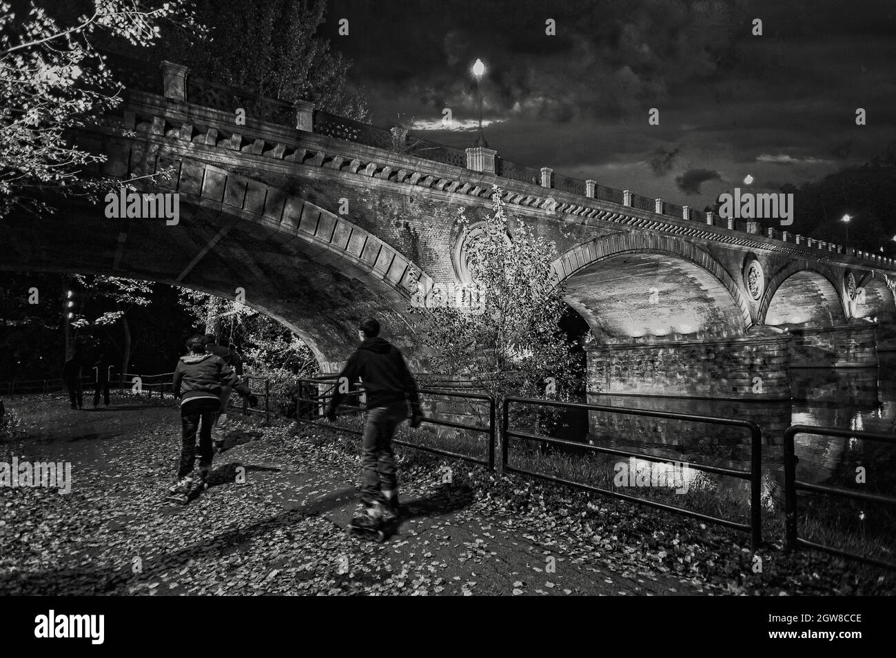 Italia Piamonte Turín Valentino - A lo largo del río Po Foto de stock
