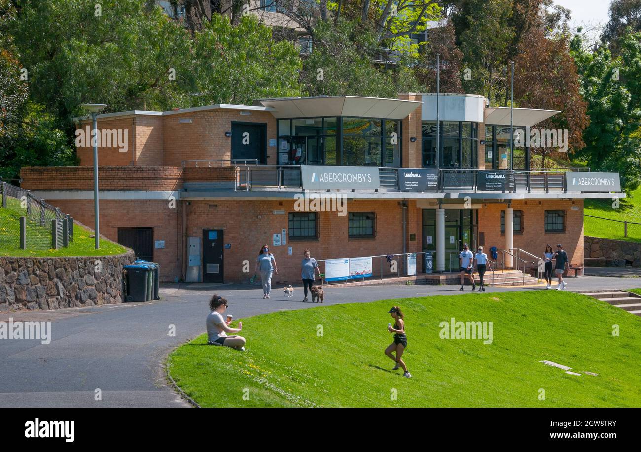 Mañana de primavera en el Parque Como, en el sur de Yarra, durante el cierre pandémico COVID-19 de 2020-2021. Melbourne, Australia Foto de stock