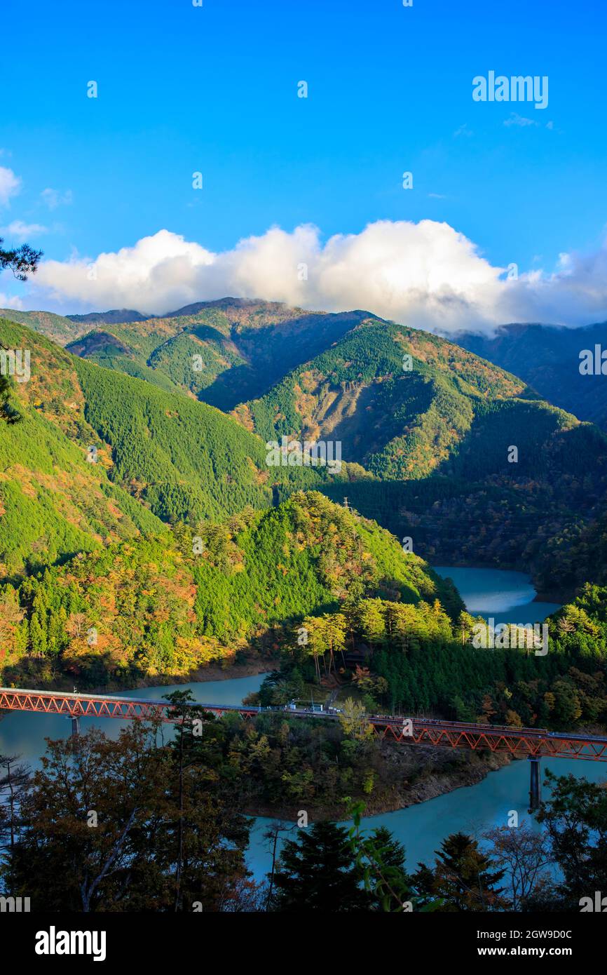 Tren de Oigawa Línea Ikawa Estación de Okuoikojo y Rainbow Bridge