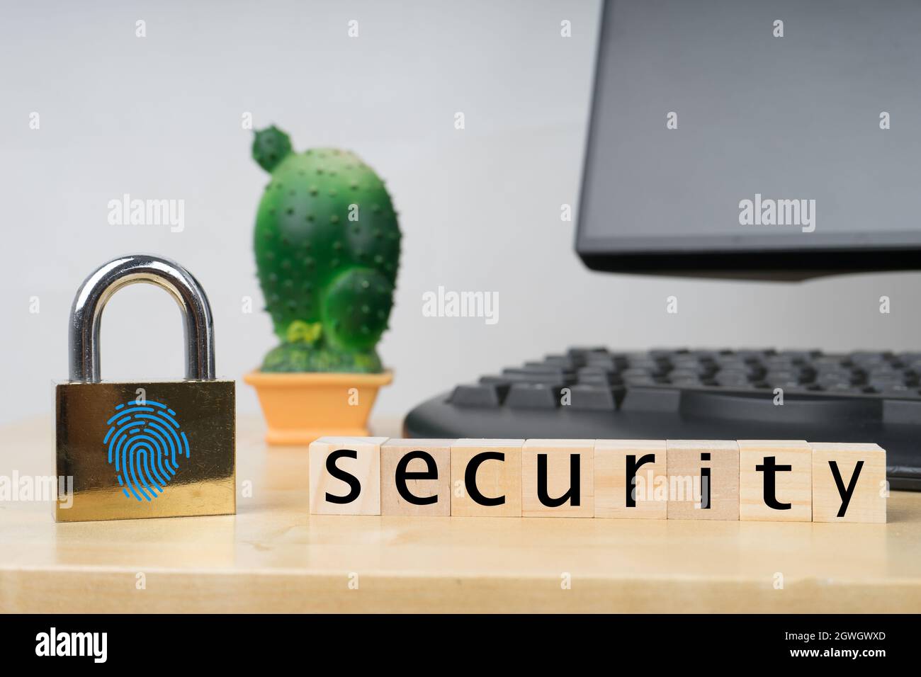 Concepto de seguridad en Internet con huellas dactilares Escanear en el  candado Fotografía de stock - Alamy