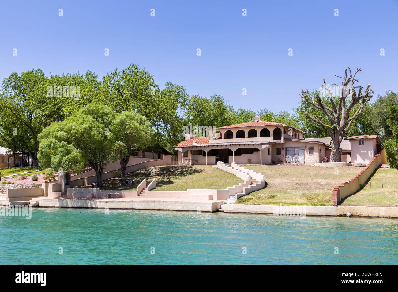 Casa moderna a orillas del río Pecos, Carlsbad, Nuevo México, Estados