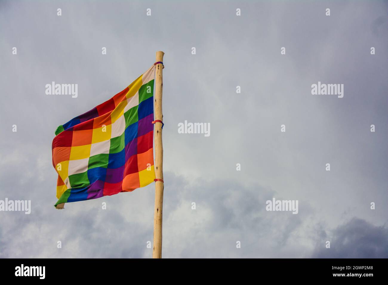 Bandera whipala fotografías e imágenes de alta resolución Alamy