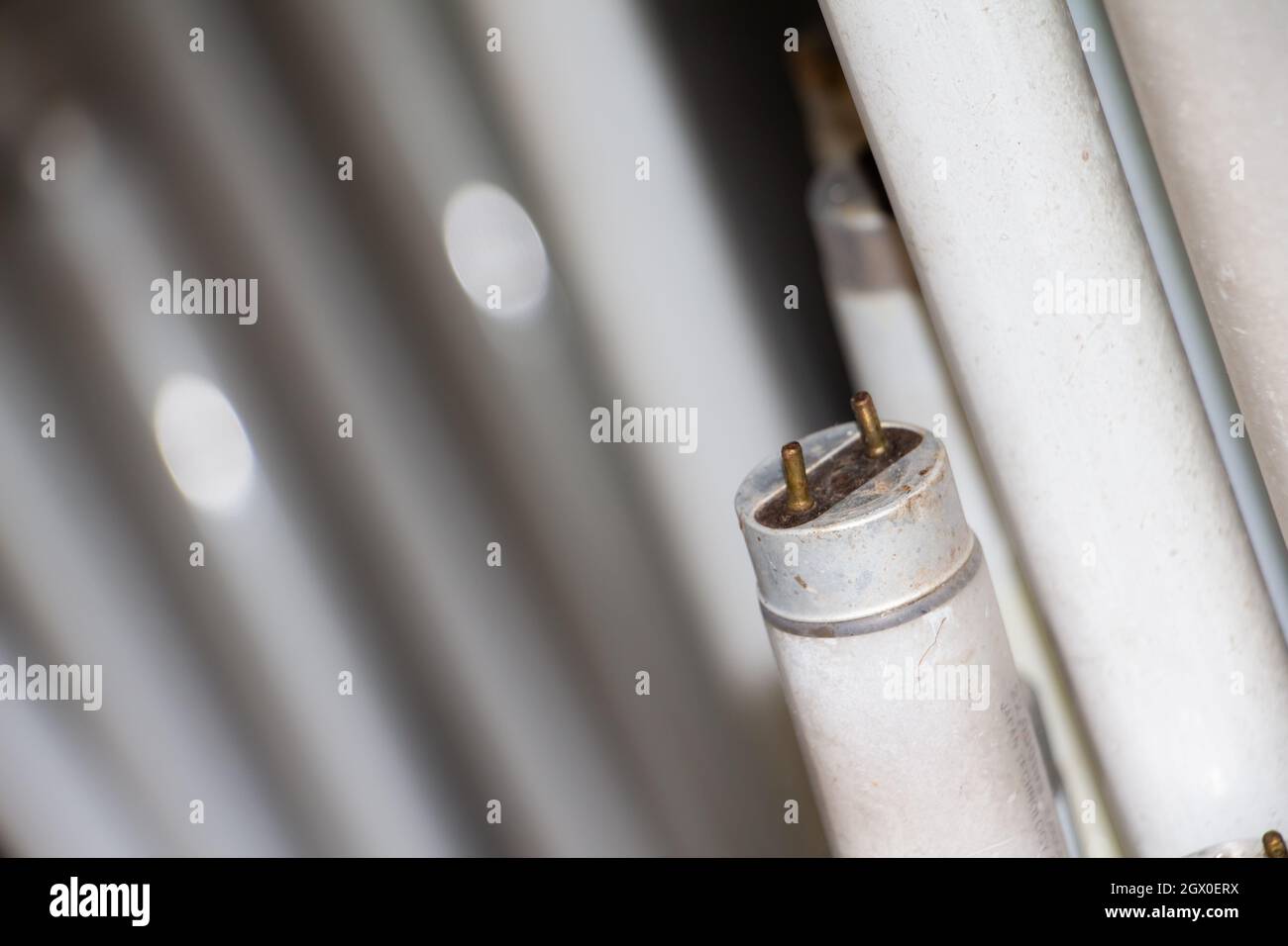 Las lámparas fluorescentes rectas son residuos peligrosos, pero se