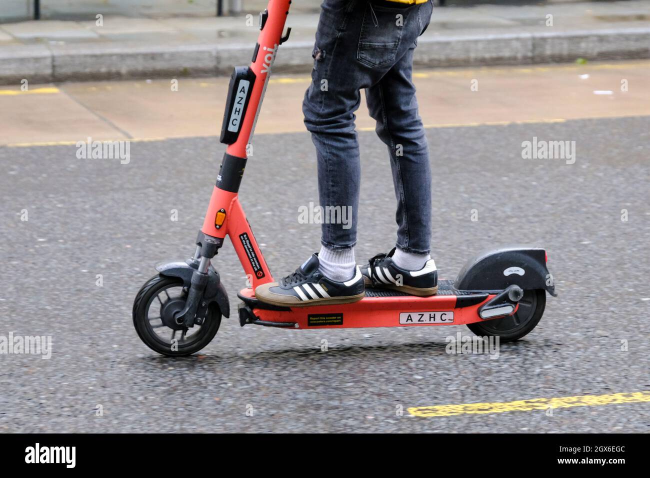 Scooters voi bristol fotografías e imágenes de alta resolución Alamy