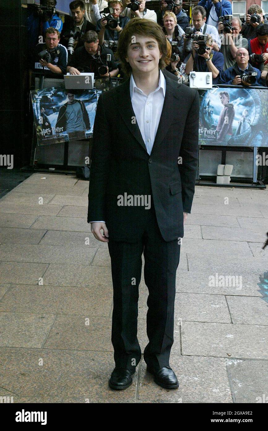 Daniel Radcliffe llegando al estreno de Harry Potter y el prisionero de Azkaban, Leicester Square, Londres Foto de stock