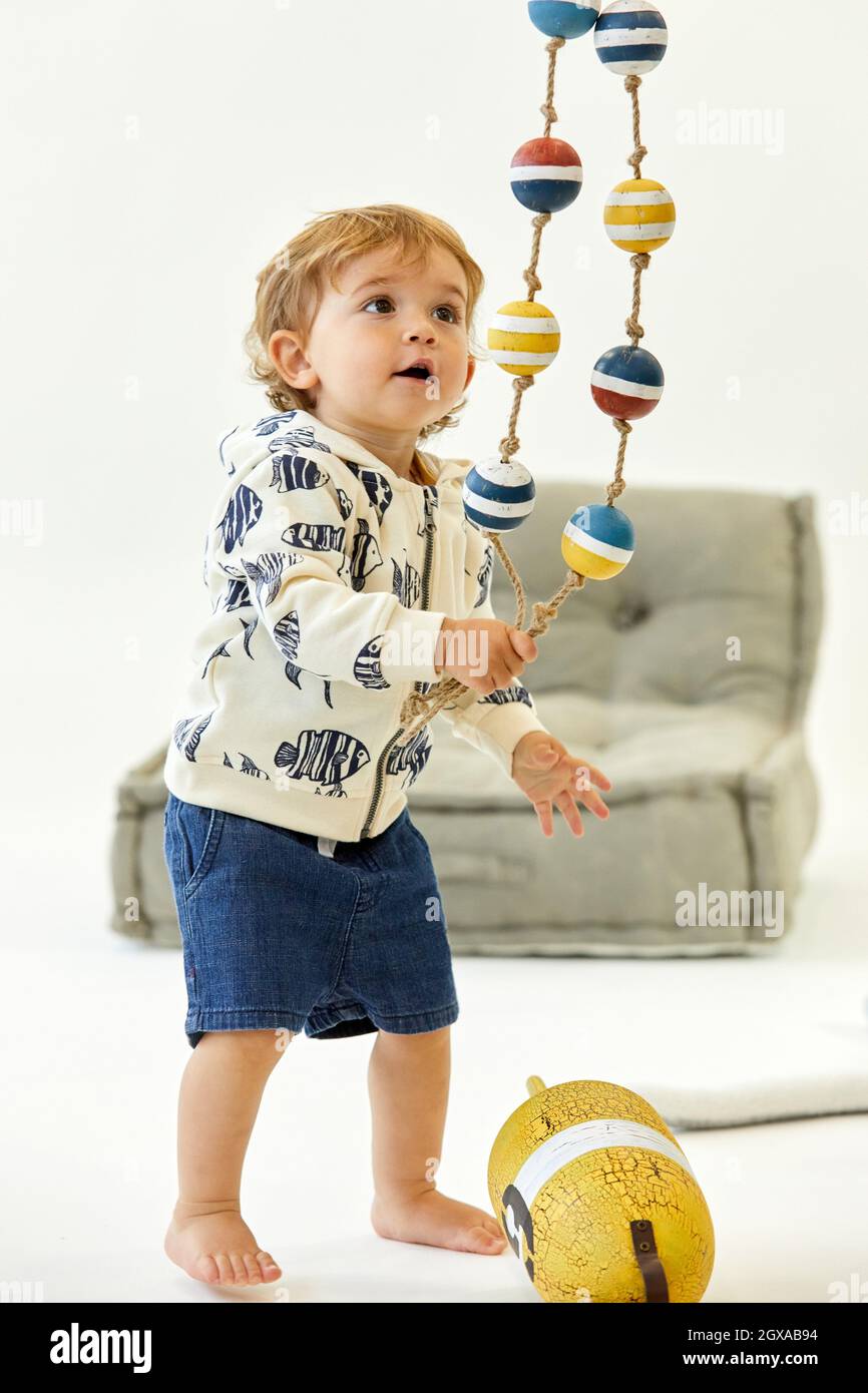 Niño 1-2 años, bebé, accesorios marinero, fotografía de estudio Fotografía  de stock - Alamy