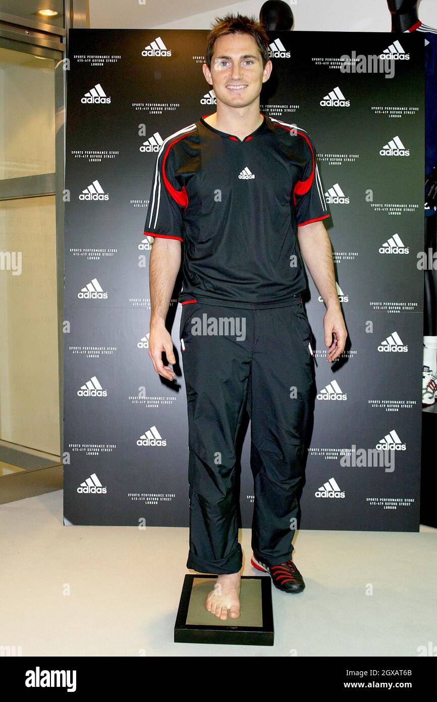 Frank Lampard ayuda a lanzar la tienda Adidas Sport Performance en Londres  Fotografía de stock - Alamy