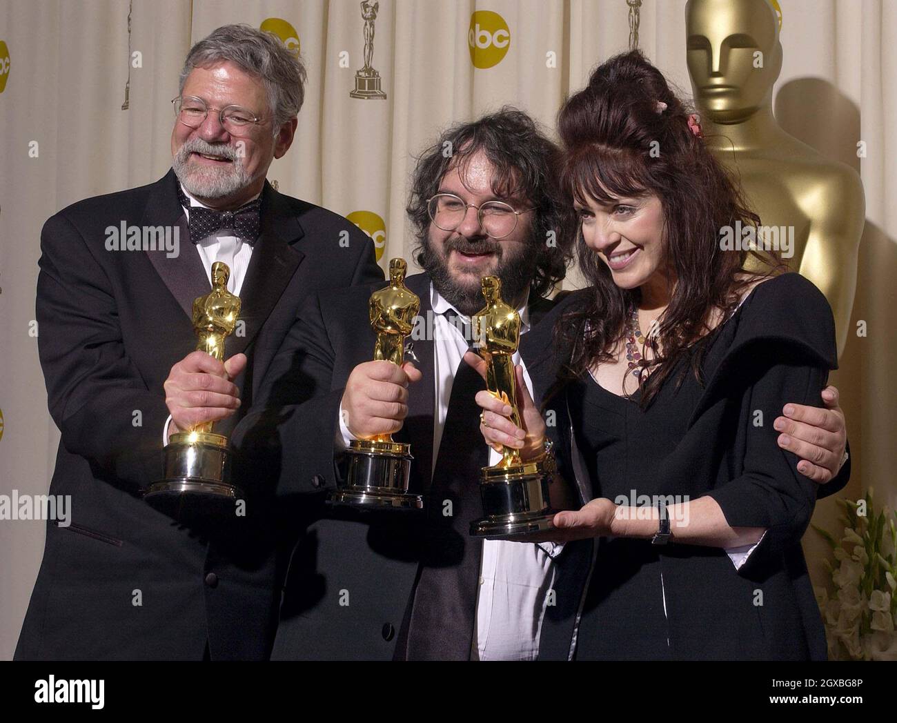 Barrie M. Osborne, Peter Jackson y Fran Walsh, ganadores de los Premios de  la Academia a la mejor película por su trabajo en 'El Señor de los Anillos:  El Retorno del Rey'