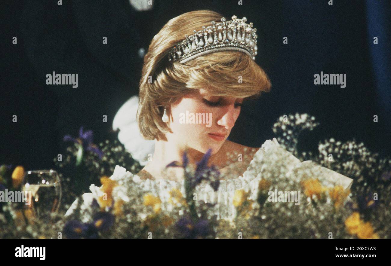 Cambridge lovers knot tiara fotografías e imágenes de alta resolución -  Alamy