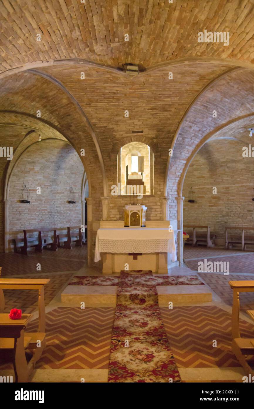 Iglesia de 'Nuestra Señora de los Dolores, Santuario de Santa María Goretti, Corinaldo pueblo, Marche, Italia, Europa Fotografía de stock - Alamy Iglesia de 'Nuestra Señora de los Dolores, Santuario de Santa María Goretti, Corinaldo pueblo, Marche, Italia, Europa Fotografía de stock - Alamy