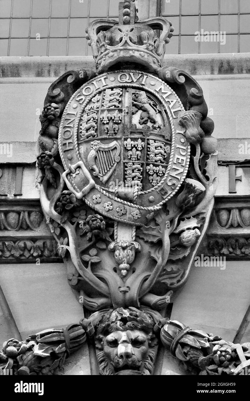 Detalles de talla en la pared exterior de un edificio antiguo de la Universidad de Oxford, Reino Unido Foto de stock