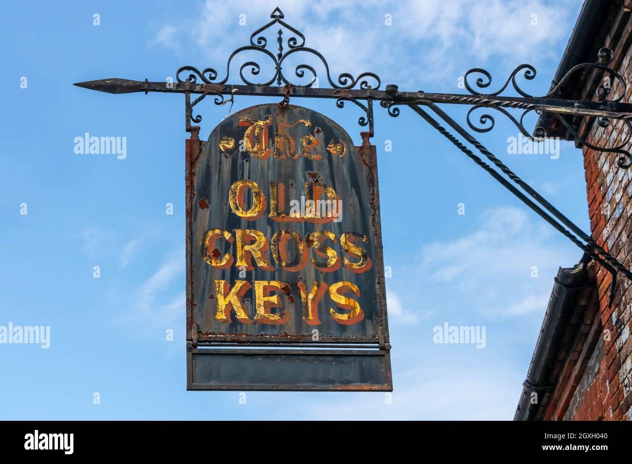 Cartel del pub para la casa pública Old Cross Keys en Princes Risborough, Buckinghamshire, Inglaterra, Reino Unido Foto de stock