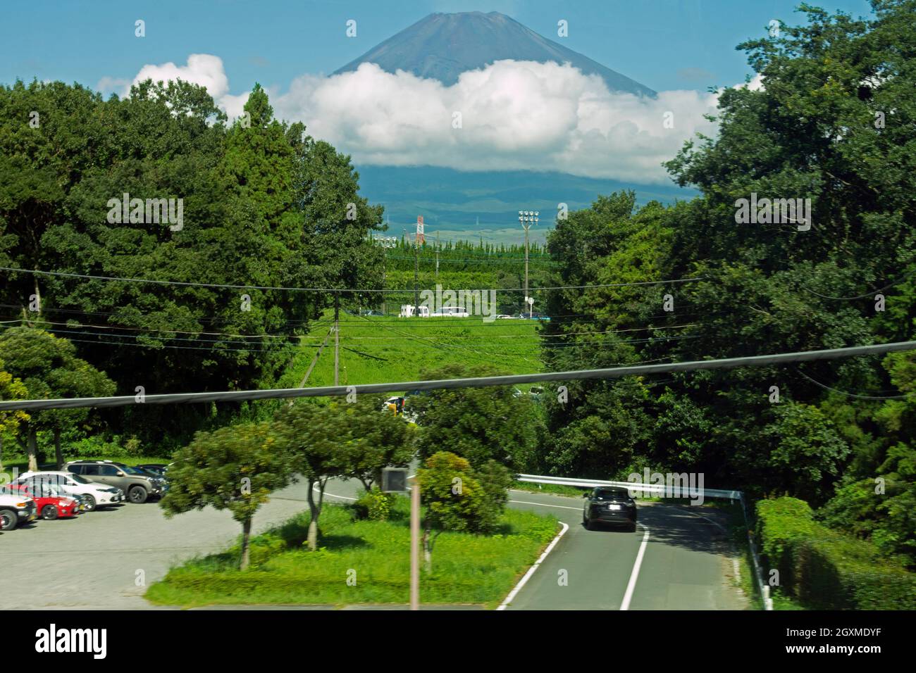 Monte Fuji con nubes, Japón Foto de stock