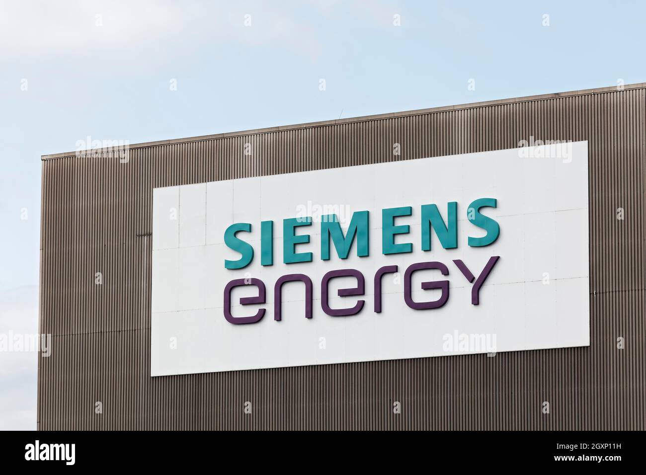 Siemens Energy, logo en el edificio, empresa de tecnología energética, sitio de Muelheim an der Ruhr, región de Ruhr, Renania del Norte-Westfalia, Alemania Foto de stock