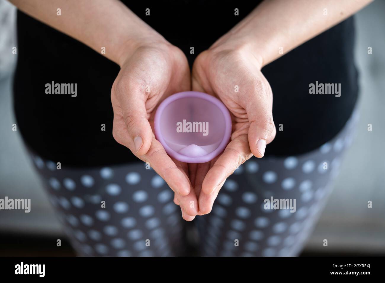 Diafragma Anillo anticonceptivo vaginal. Anticoncepción de espermicida y  control de la natalidad Fotografía de stock - Alamy