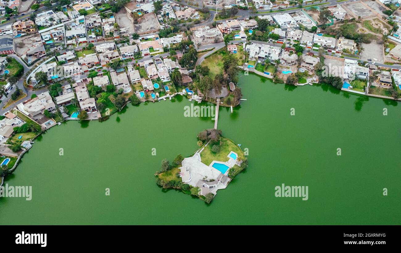 Vista Aérea De Los Lagos Del Planicie Un Lugar Ubicado En El Distrito