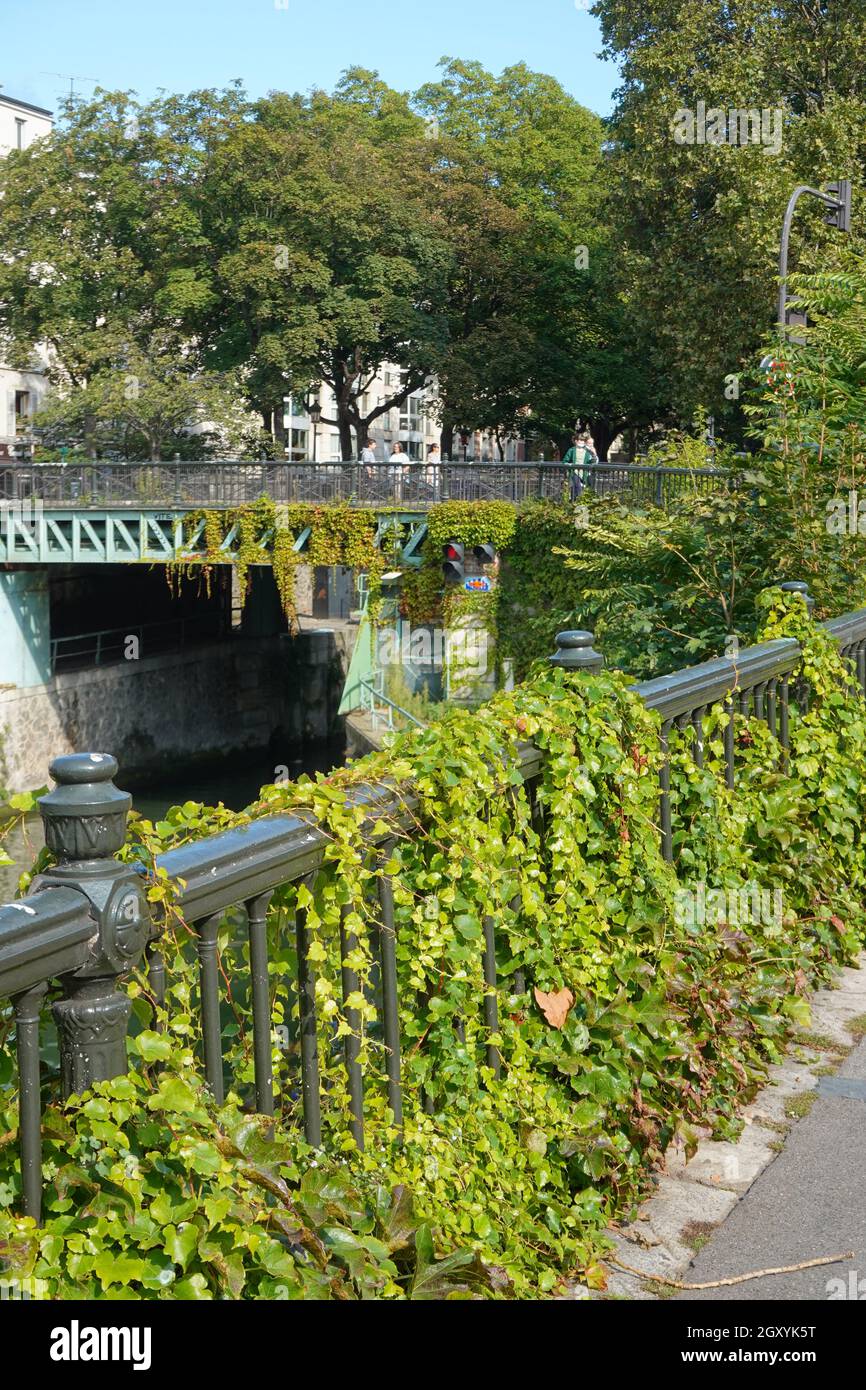 París, Canal St Martin Foto de stock