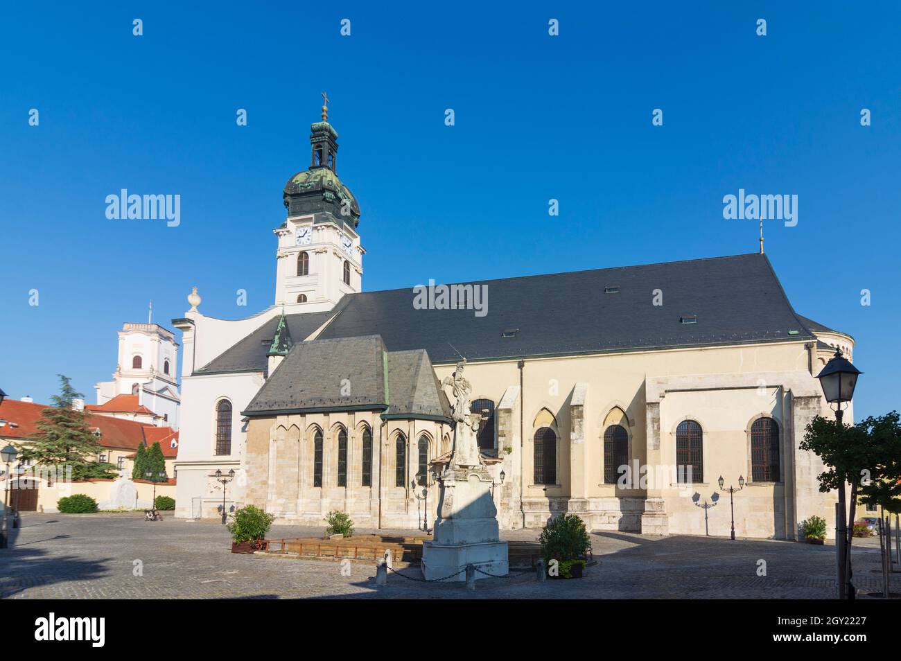 Györ (Raab): basílica en , Györ-Moson-Sopron, Hungría Foto de stock
