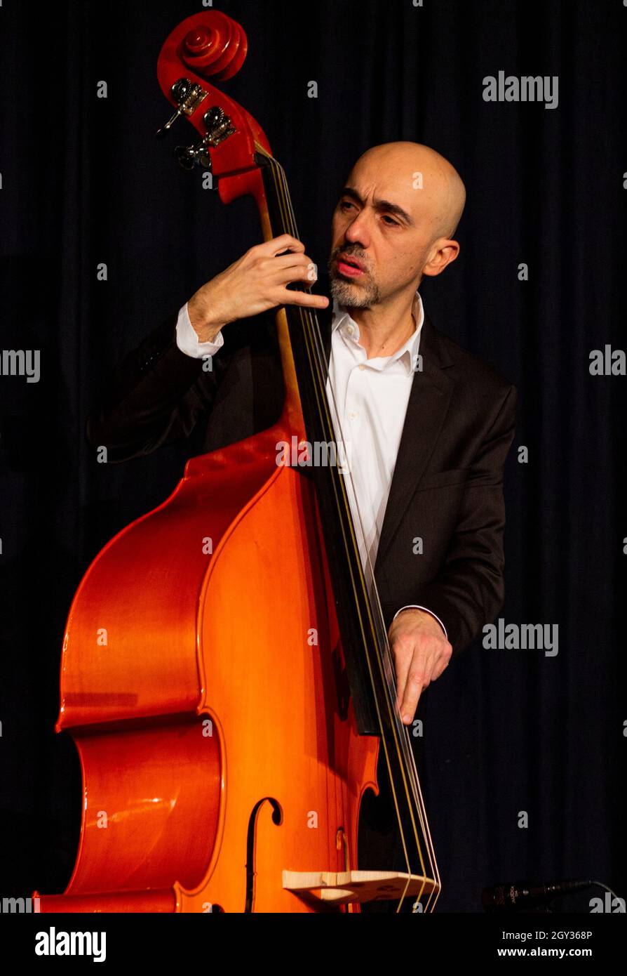 Giorgo Santoniou con la música de Elmo Hope Quintet en Herts Jazz Club, St  Albans Fotografía de stock - Alamy