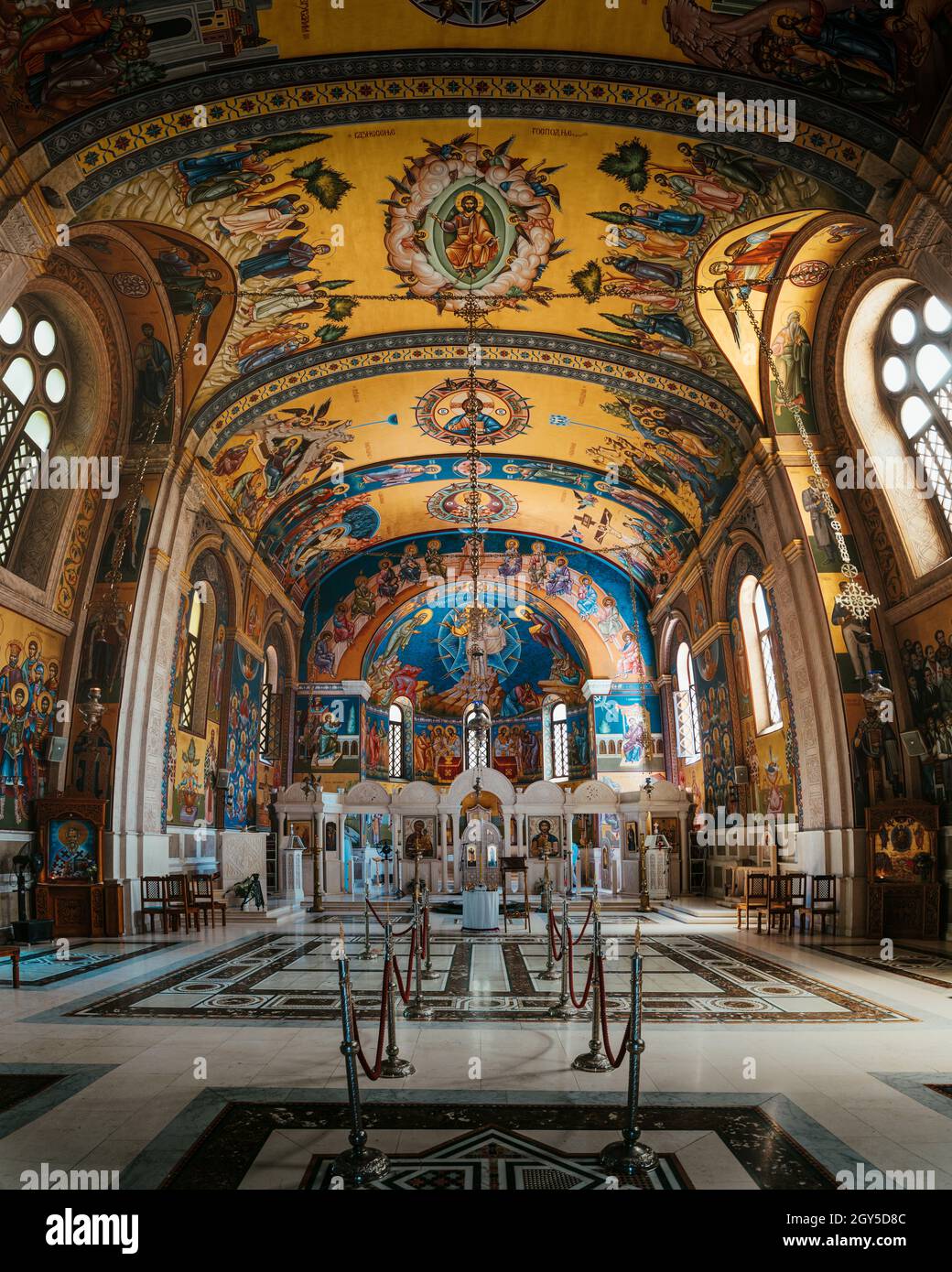 Interior de la iglesia de la Santa Transfiguración de Dios en Trebinje