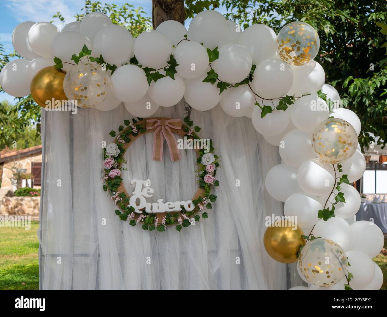 Decoración con globos para la ceremonia de boda Fotografía de stock - Alamy