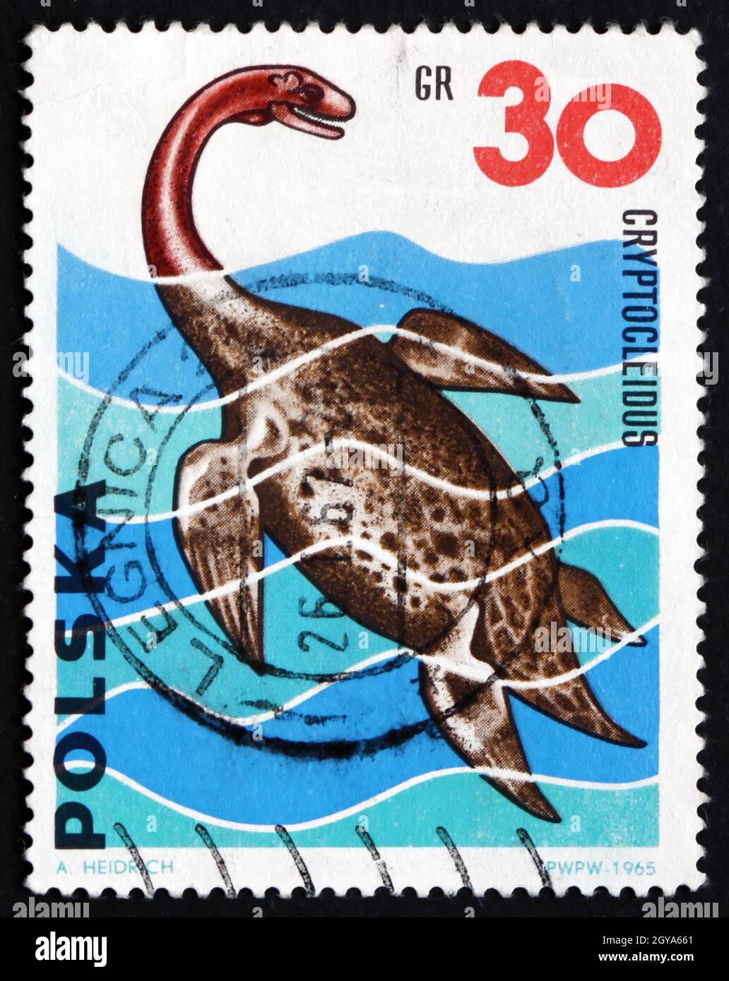POLONIA - CIRCA 1965: Un sello impreso en Polonia muestra Cryptocleidus, fue un género de Plesiosaurio del período Jurásico Medio, Dinosaurio, alrededor de 1965 Foto de stock