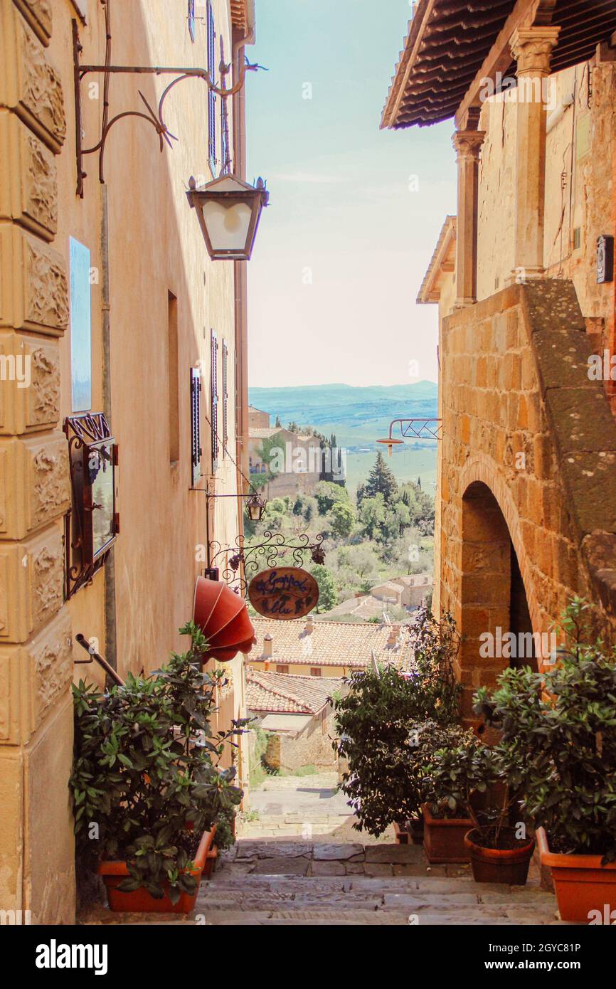 Pienza, en la provincia de Siena, en el Val d'Orcia en Toscana (centro de Italia), entre las ciudades de Montepulciano y Montalcino Foto de stock