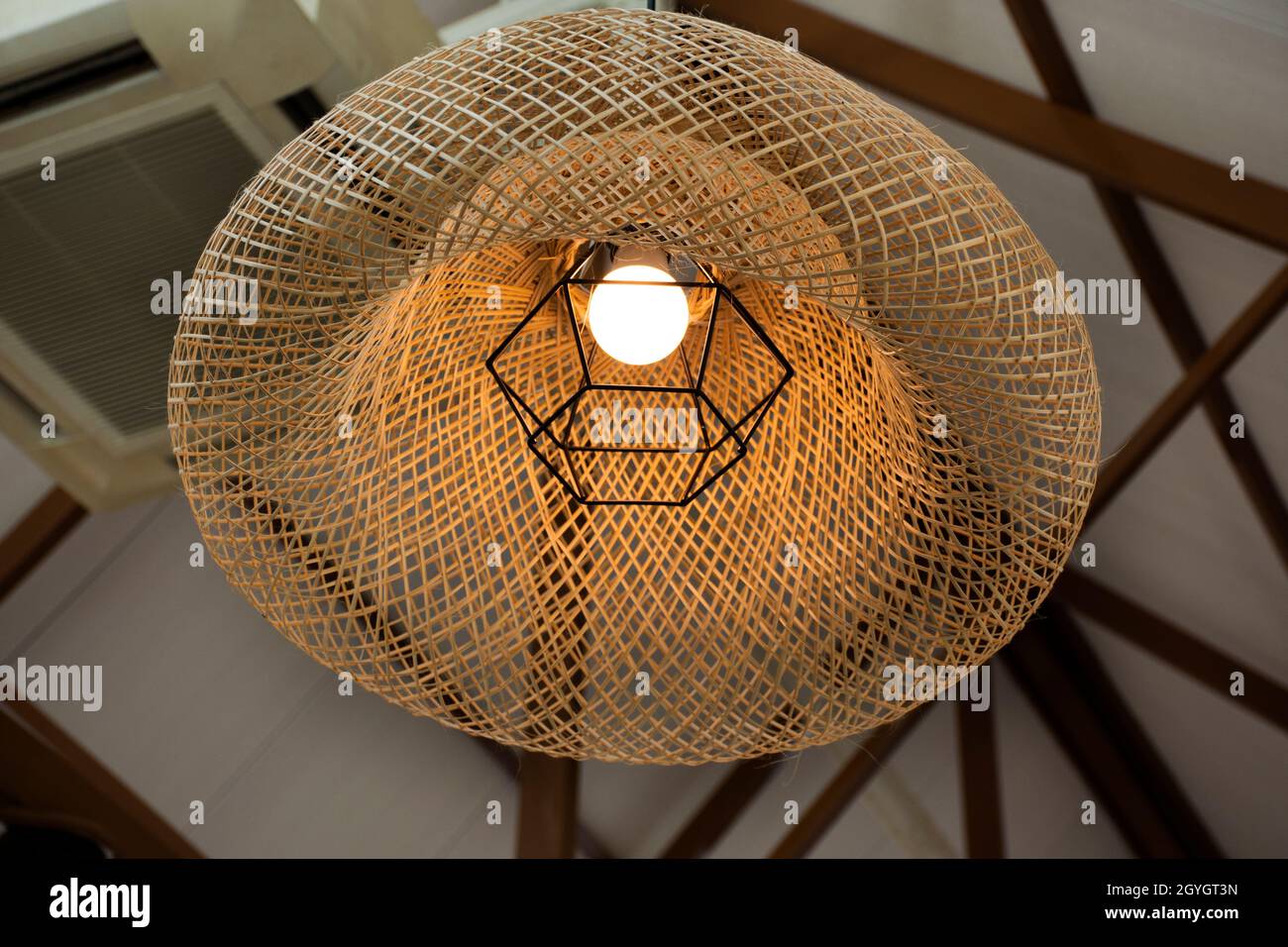 Precios asequibles Seguro de calidad OSALADI Lámpara de Techo Tejida de  Mimbre de Bambú Lámpara Colgante de Mimbre para Bar Café Sala de Estar Sala  de Té Nuevas modas han llegado 