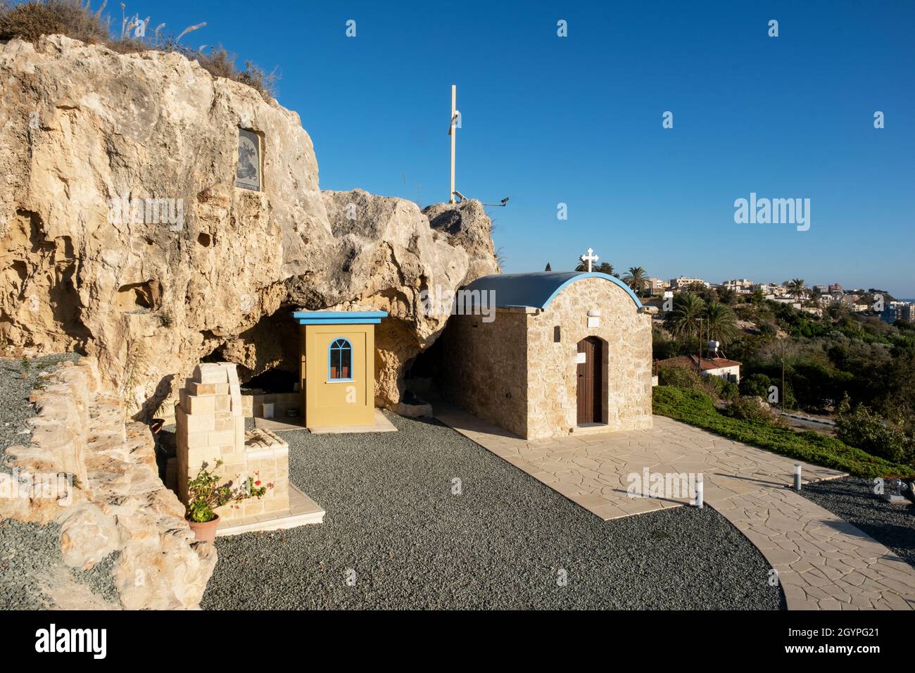 Pequeño santuario cristiano y capilla, Kâmil Toçan, Moutallos, Paphos, Chipre. Foto de stock