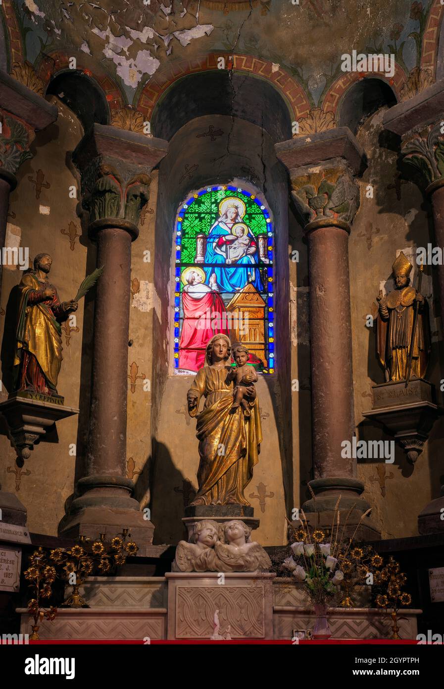 Capilla de la Virgen María, iglesia de Saint-Étienne de Maringues, Maringues, Auvernia, Francia. Foto de stock