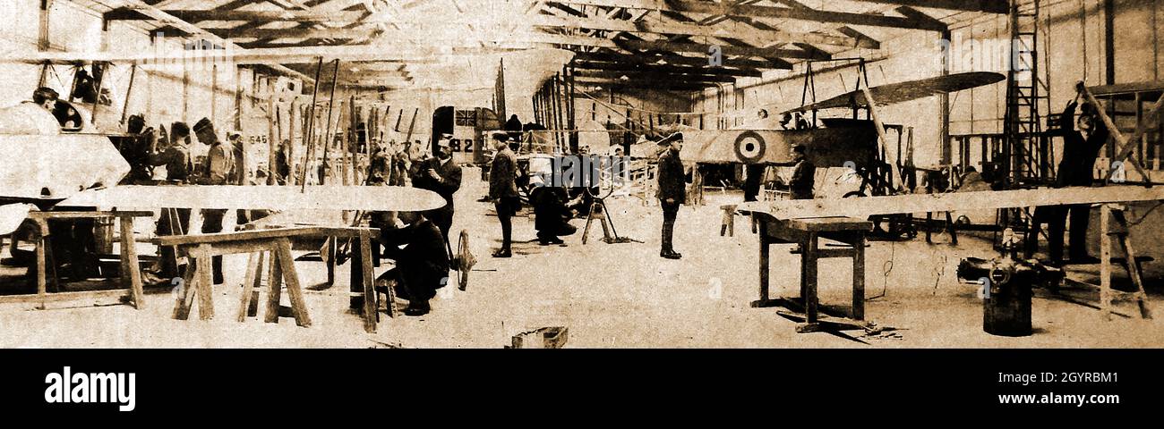 WWI - en la sede de la British Royal Flying Corp - en la tienda de aparejos de aviones Foto de stock