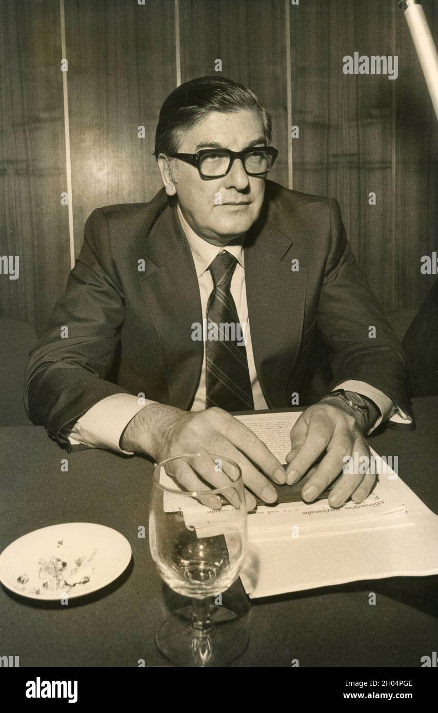 Político italiano y alcalde de Bolonia Guido Fanti, 1970s Foto de stock