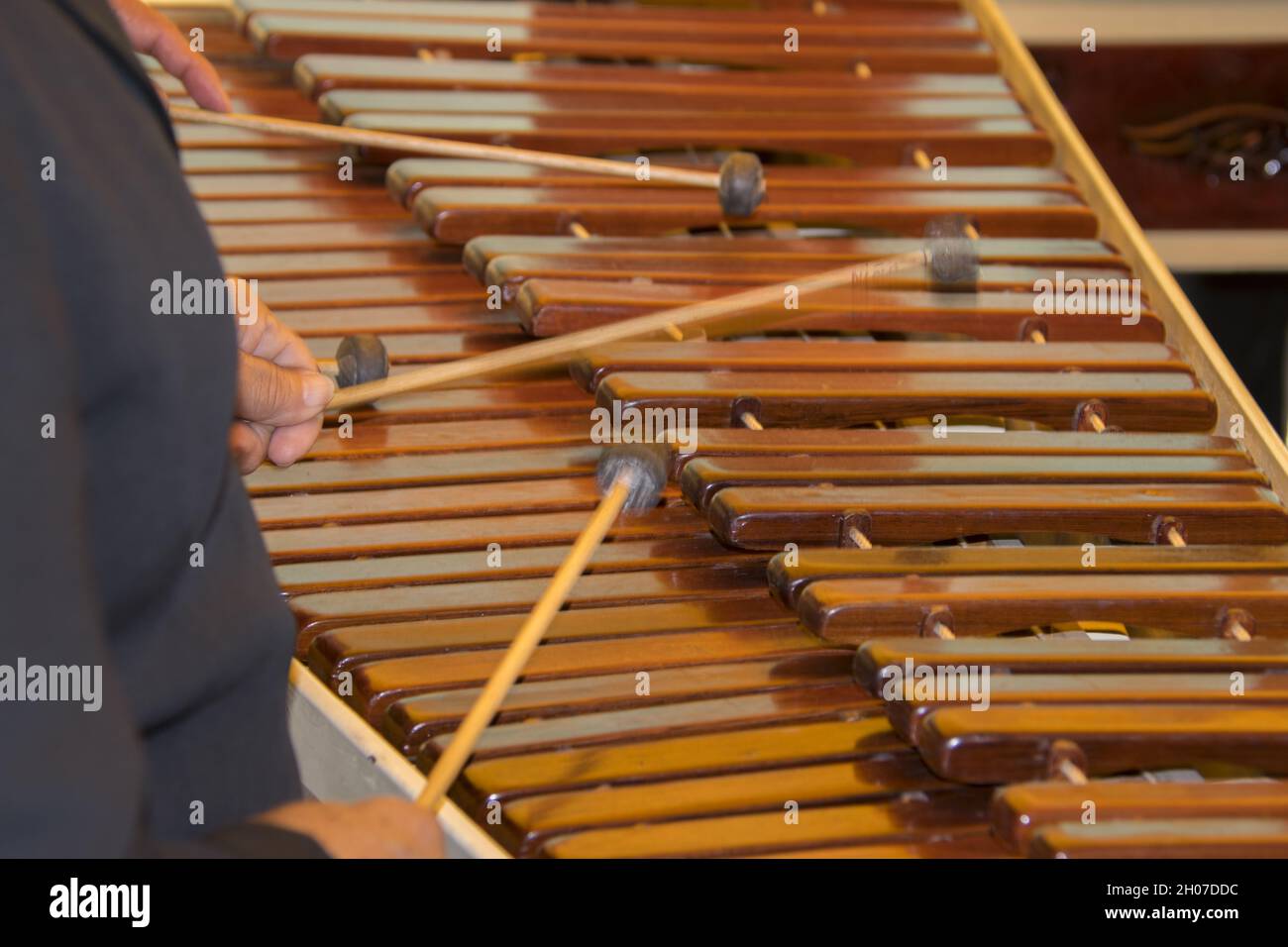 Instrumento nacional de Guatemala hecho con madera de Hormigo el
