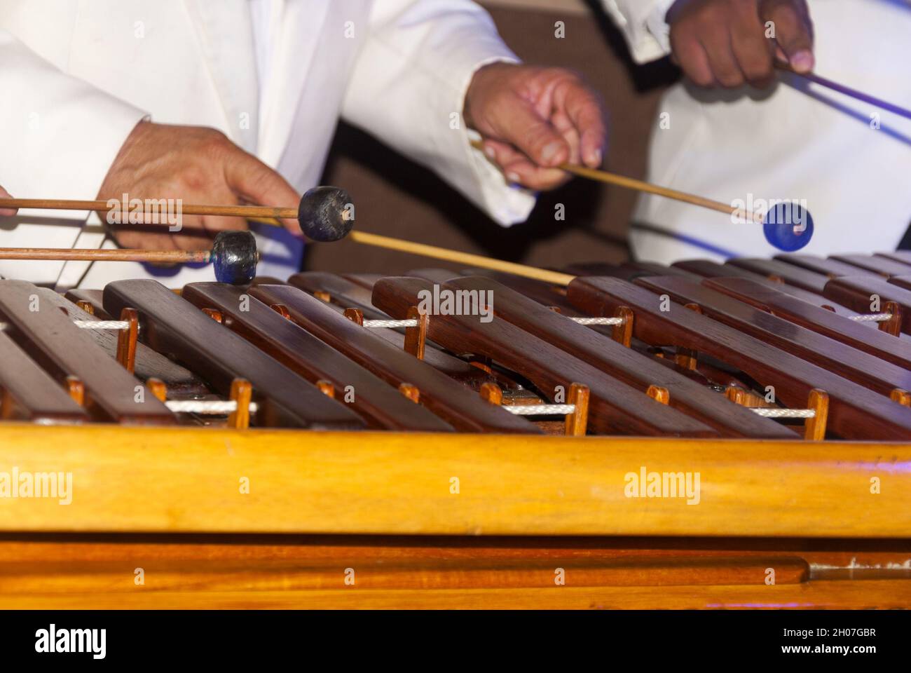 Primer plano de un teclado marimba o Hormigo. Guatemala. Instrumento  nacional de Guatemala hecho ingenio Fotografía de stock - Alamy