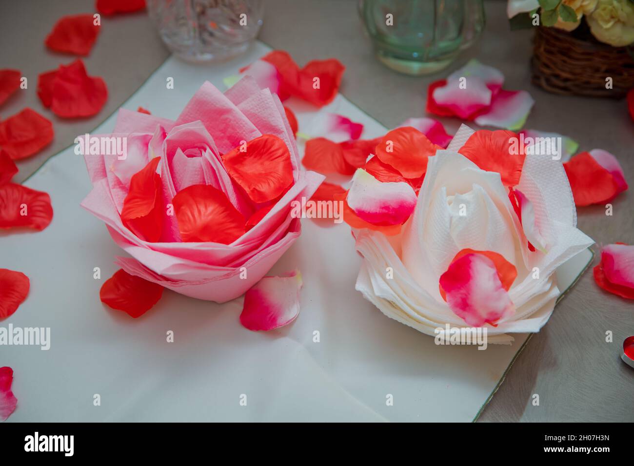 Paper rose origami fotografías e imágenes de alta resolución - Página 5 -  Alamy