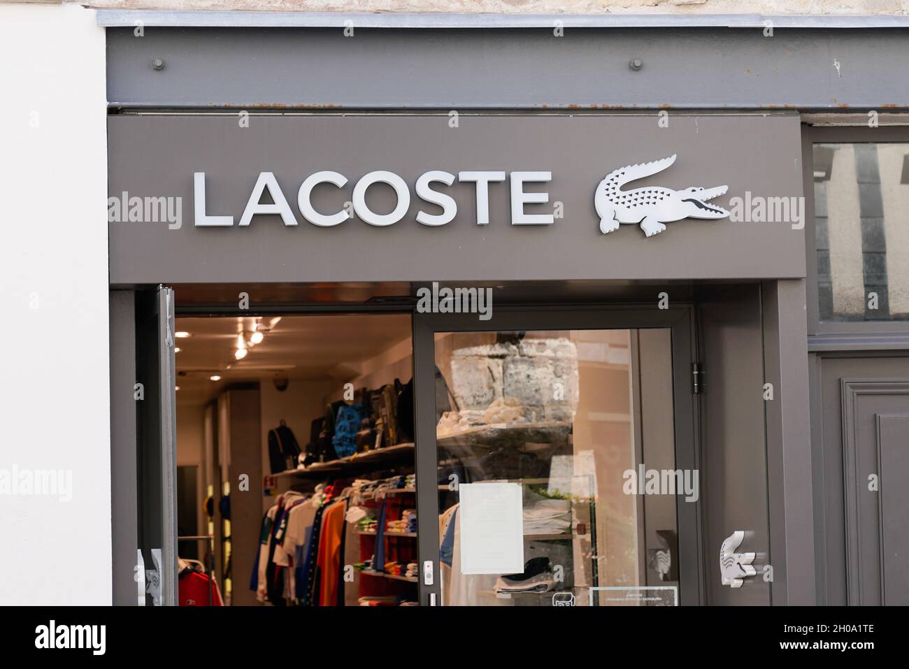 La hot sale boutique lacoste