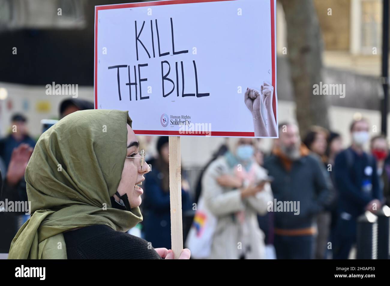 Matar a los manifestantes Bill se congregan contra la legislación gubernamental destinada a reducir las protestas disruptivas, Downing Street, Whitehall, Londres. REINO UNIDO Foto de stock