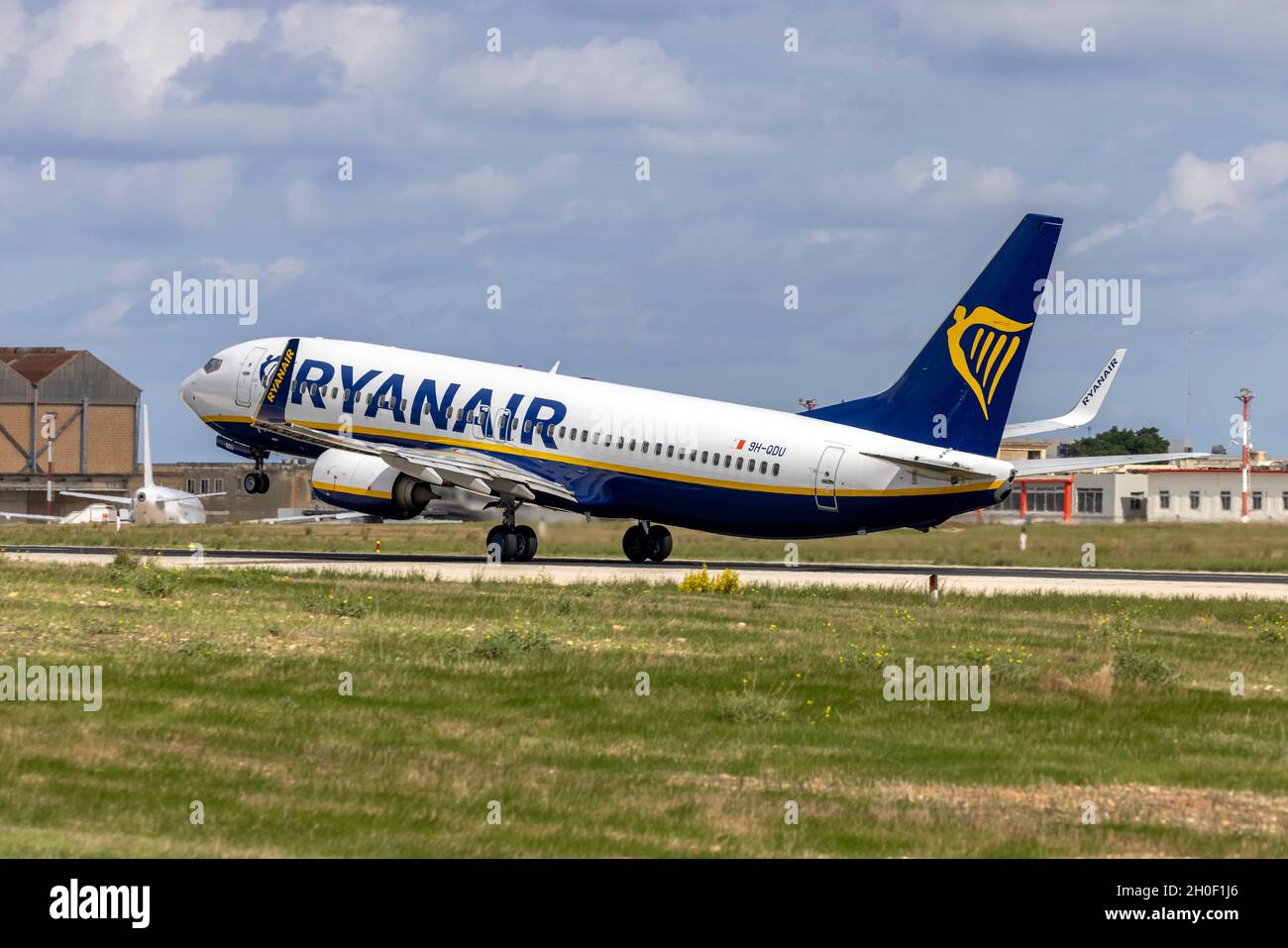 Ryanair Boeing 737-8AS (Reg: 9h-QDU) que se despegar hacia Bruselas. Foto de stock