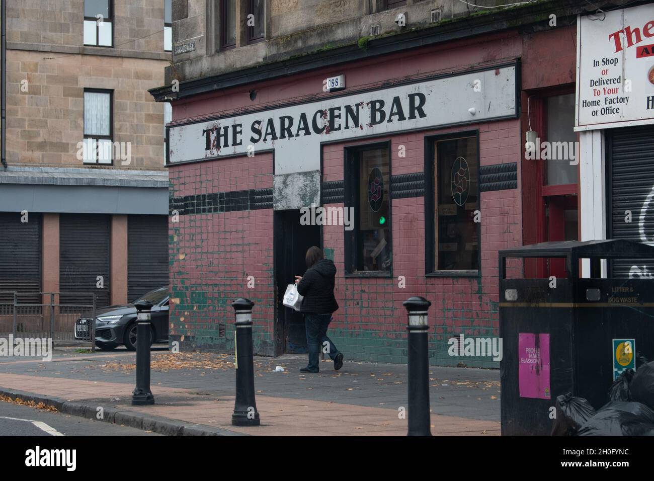 The Saracen Bar, Saracen Street, Possilpark, Glasgow, Escocia, REINO UNIDO Foto de stock