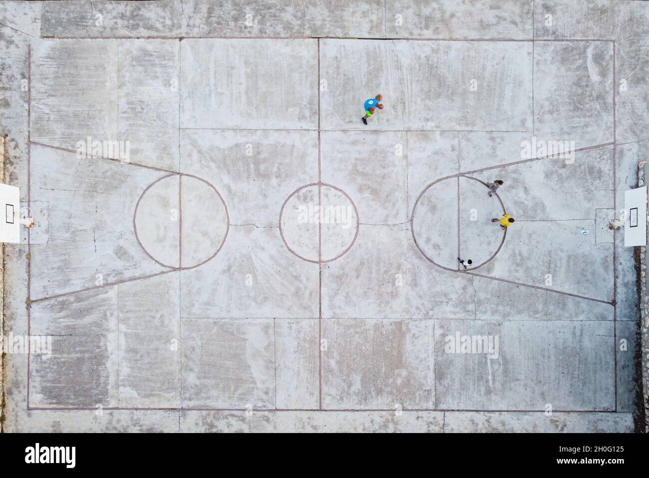 Cancha de baloncesto de cemento Fotografía de stock Alamy