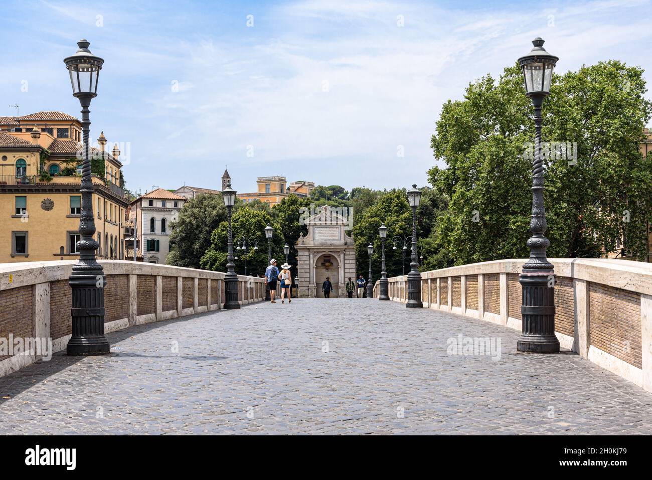 El Ponte Sisto en Roma en un día de verano Foto de stock