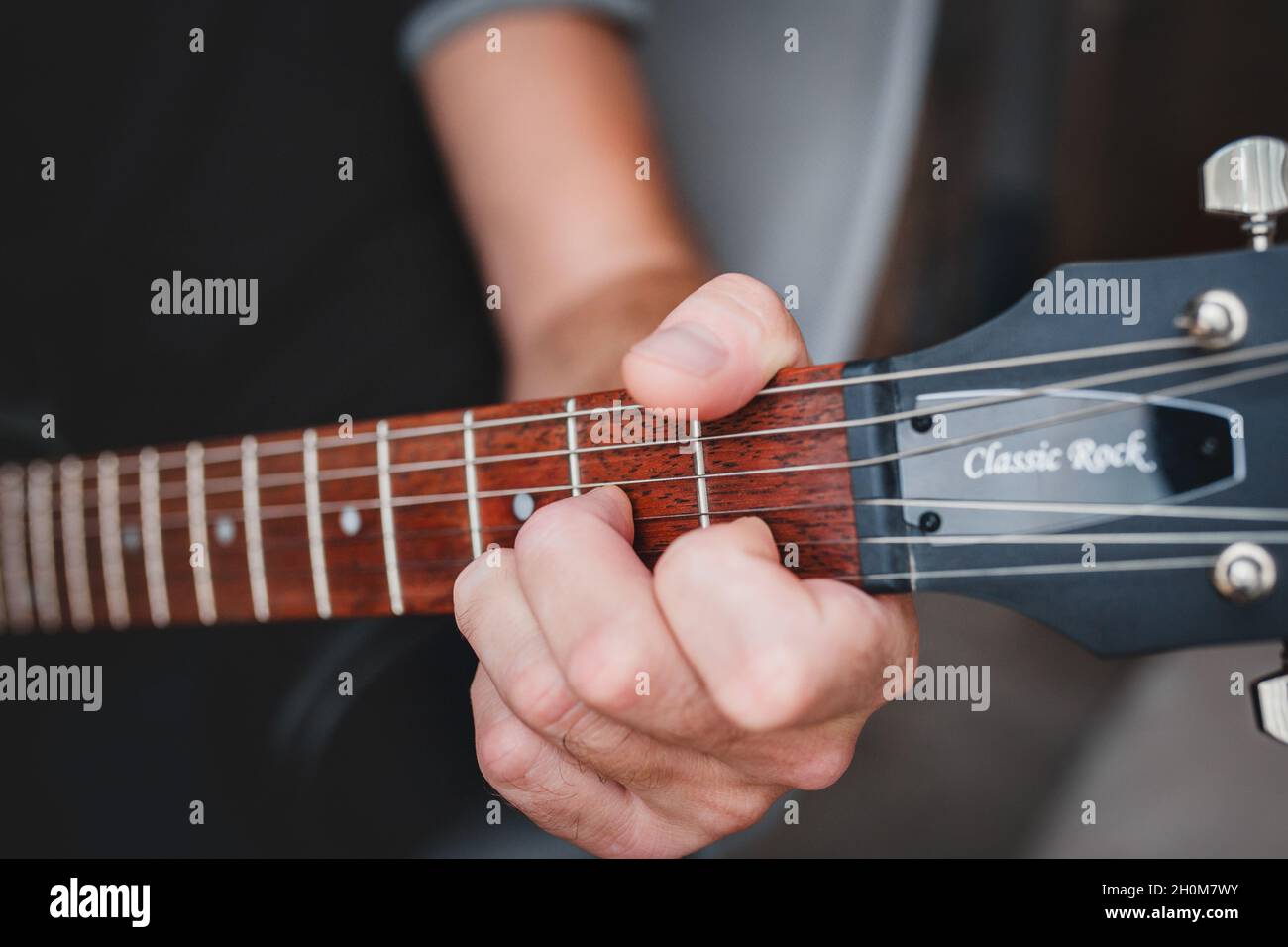 Aprende a tocar el acorde D7 y escala de Re7 con la guitarra